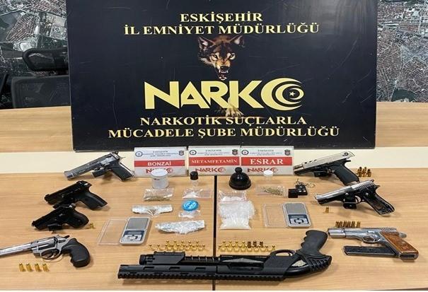 Eskişehir’de 4 torbacı yakalandı