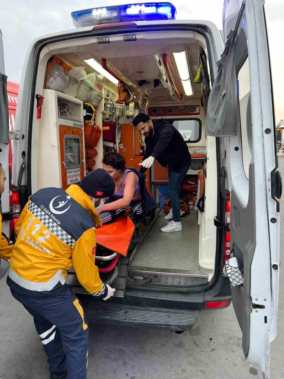 Yüzmek için denize giren kadın boğulmaktan son anda kurtuldu