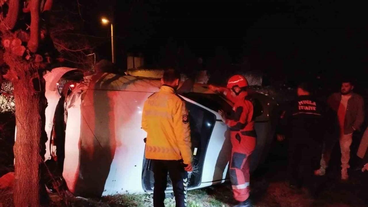 Araçta sıkışan vatandaşı itfaiye ekipleri kurtardı