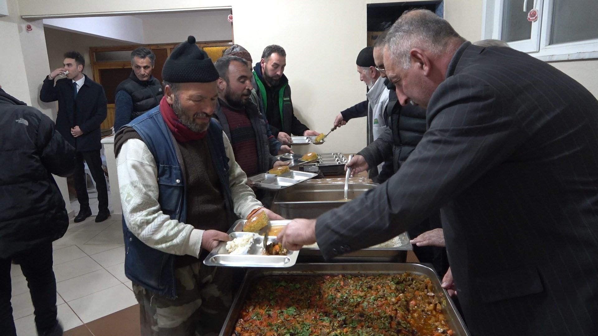 Gümüşhane’nin Geçit köyünde iftar geleneği 15 yıldır sürüyor