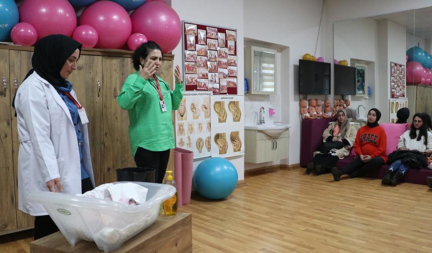 Trabzon'da anne adayları doğum süreci hakkında bilinçleniyor