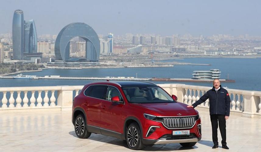 Azerbaycan Cumhurbaşkanı İlham Aliyev Togg'u teslim aldı