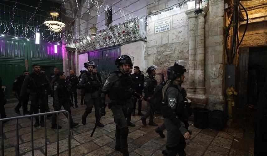 İsrail polisinden Mescid-i Aksa'ya baskın