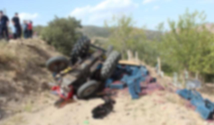 Samsun'da traktör ağaca çarptı! 1 ölü
