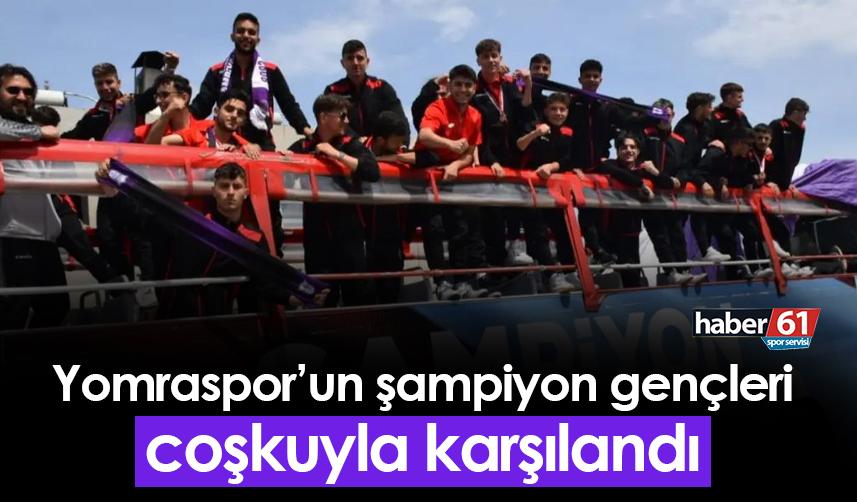 Yomraspor'un şampiyon gençleri coşkuyla karşılandı