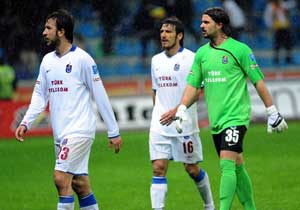 TS zirve yarışında geriye düştü