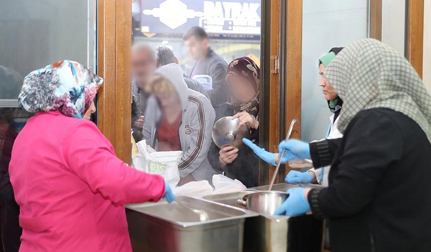 Akçaabat Belediyesi'nden ihtiyaç sahiplerine destek