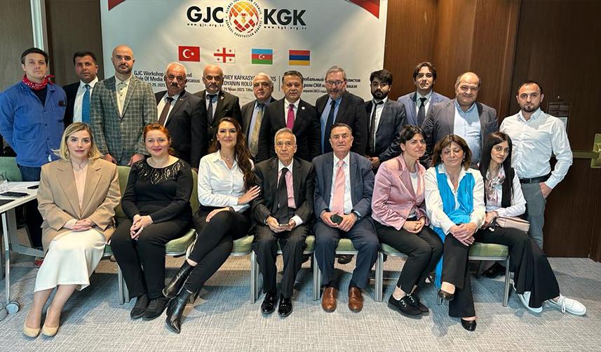 Azerbaycan ve Ermenistanlı gazeteciler 35 yıl sonra bir arada