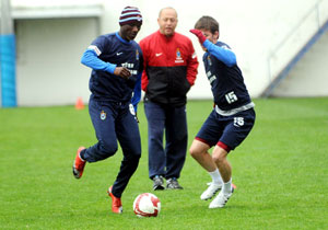 Yattara şov başladı