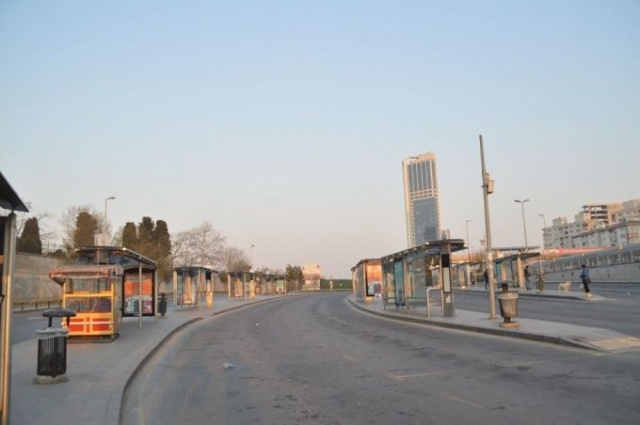 Sokağa çıkma yasağı sonrası ilk sabah. İstanbul'da yollar boş kaldıç