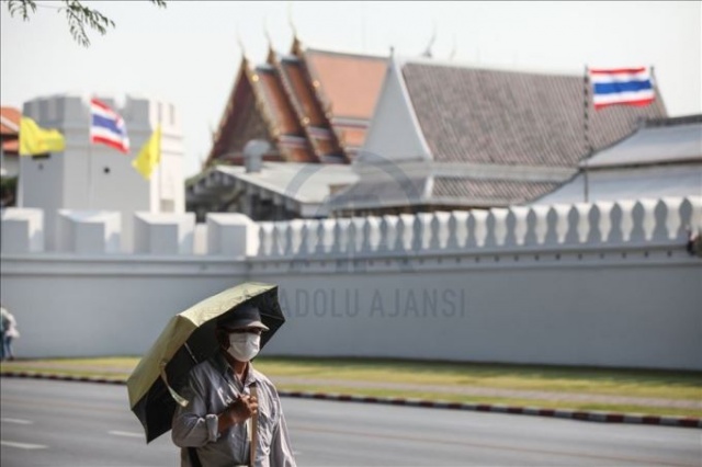 Ölen bir insandan bir başkasına ilk defa koronavirüs bulaştı