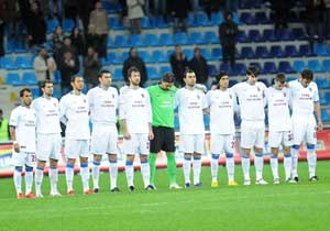 TS derbiye siyah bantla çıkacak