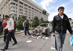 Kırgızistan'da yağma başladı