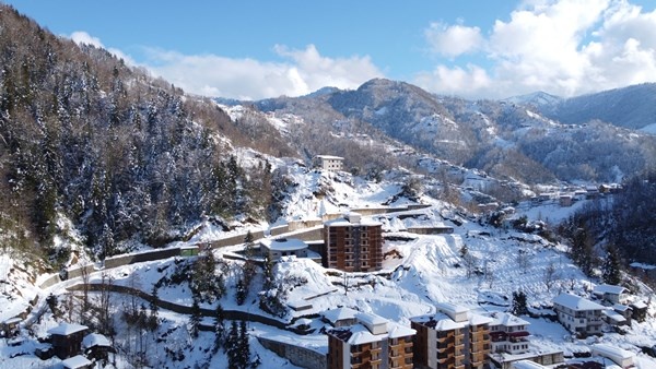 Rize’nin Hemşin ilçesinden karpostallık kar görüntüleri - Foto Galeri