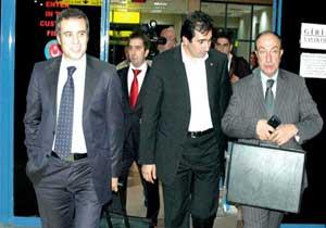 Yanal futbolcularla tanıştı