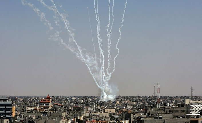 İsrail Gazze'ye hava saldırılarına devam etti