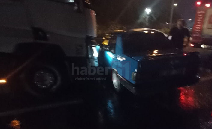 Trabzon’da tır otomobile çarptı!
