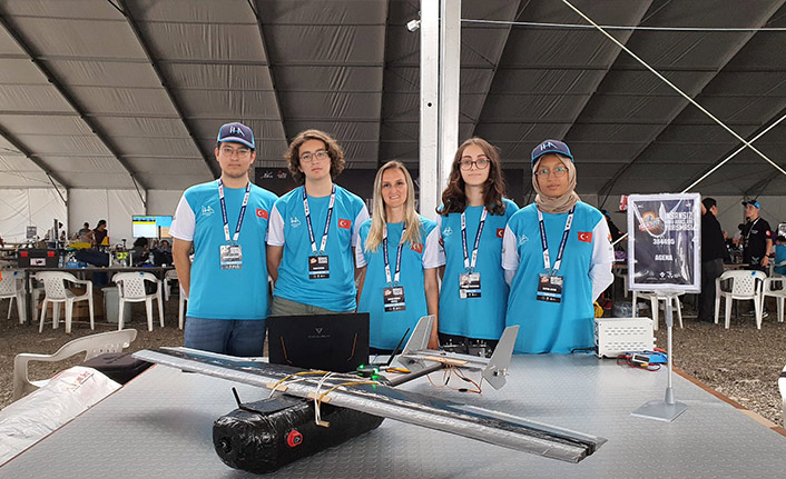 O çocuklar geleceğin İHA'larını tasarlıyor