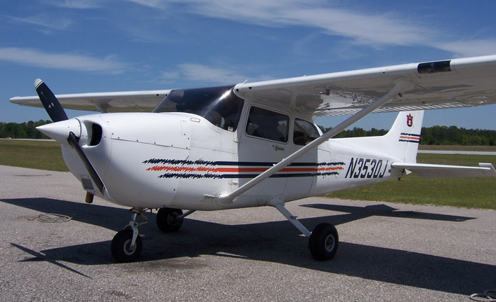 Afyonkarahisar'da sivil eğitim uçağı düştü: 2 yaralı