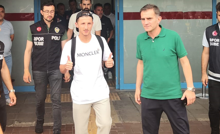 Trabzonspor’un yeni transferi Enis Bardhi Trabzon’da