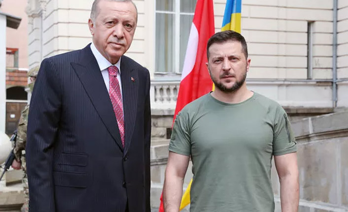 Ukrayna'da üçlü zirve başladı! Cumhurbaşkanı Erdoğan ve Zelenskiy bir araya geldi