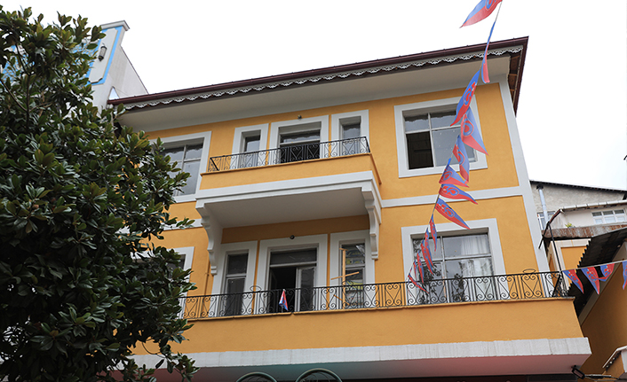 Akçaabat'ta sokak ve caddelerde yenileme çalışmaları devam ediyor