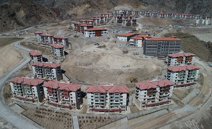 Artvin'de yeni yerleşim yerinin anahtar teslimleri yapılmaya başlandı