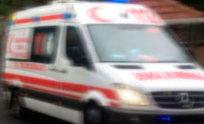 Trabzon'da araç şarampole yuvarlandı! 4 yaralı