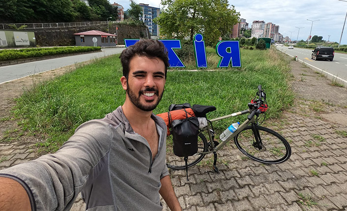 İzmir'den Rize'ye bisikletle 20 günde geldi
