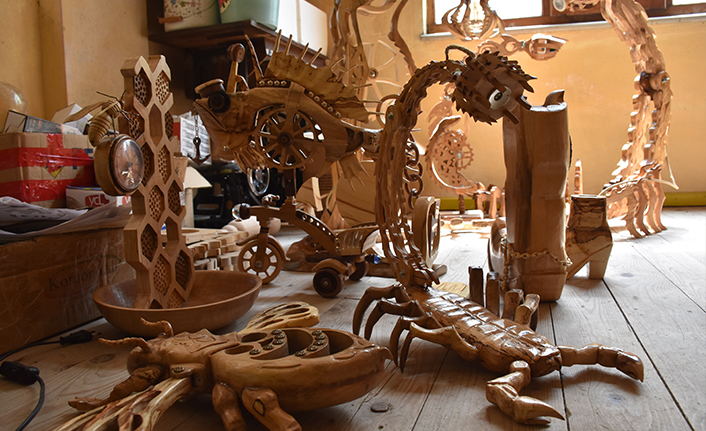 Trabzonlu ustadan ağaç parçalarıyla sanat eseri