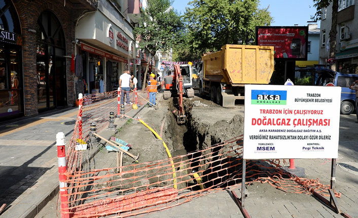 Akçaabat’ta doğalgaz çalışmaları devam ediyor