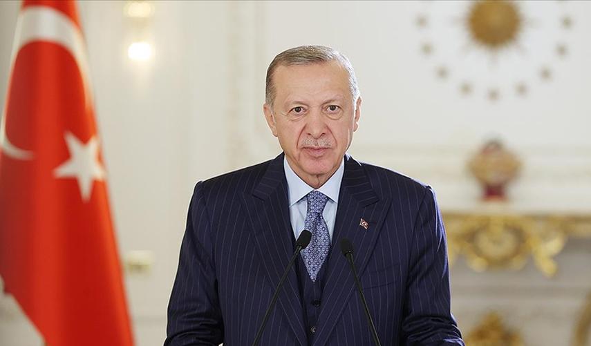 Cumhurbaşkanı Erdoğan gençlerle buluştu! "Kimsenin sizi ideallerinizden koparmasına müsaade etmeyin"