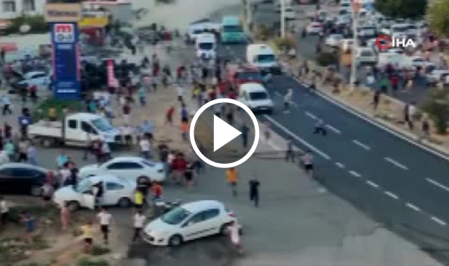 Mardinde tır kalabalığa daldı! 8 kişi hayatını kaybetti. Video Haber