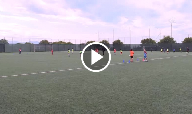 Trabzonspor yeni yıldızlar yaratıyor! 400 çocuk...Video Haber