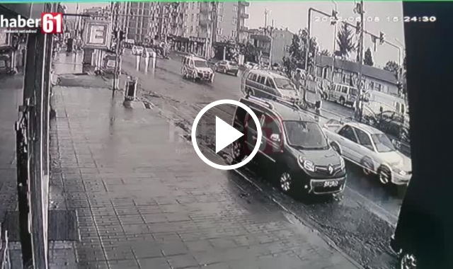 Trabzon'da anne ve bebeğine otomobil çarptı. Video Haber