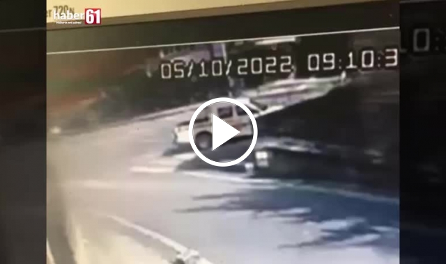 Trabzon’da aracın kırtasiyeye girdiği kaza kamerada. Video Haber