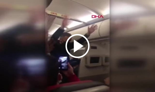 Edin Visca uçakta yolculara üçlü çektirdi. Video Haber