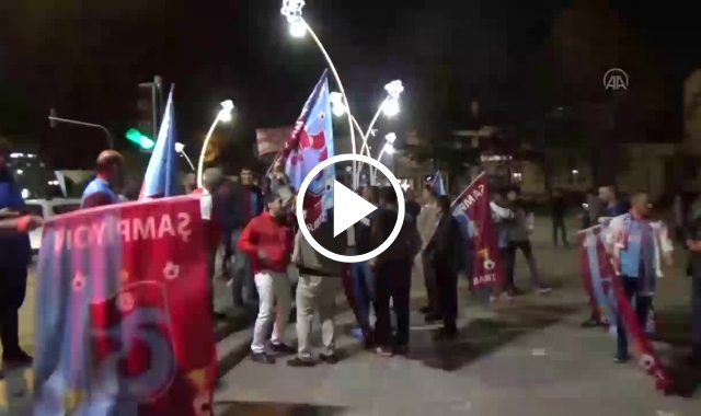 Tokat'ta davullu zurnalı Trabzonspor kutlaması. Video Haber