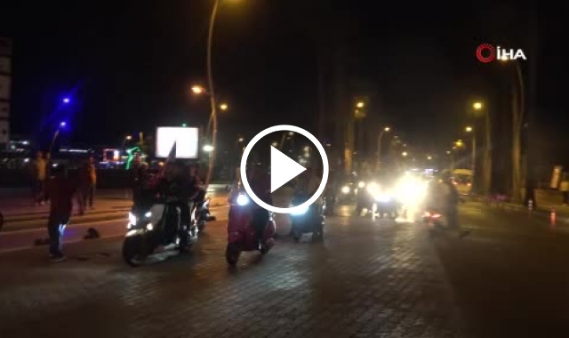 Marmaris’te Trabzonspor şampiyonluğu konvoylar ve meşaleler ile kutlandı. Video Haber