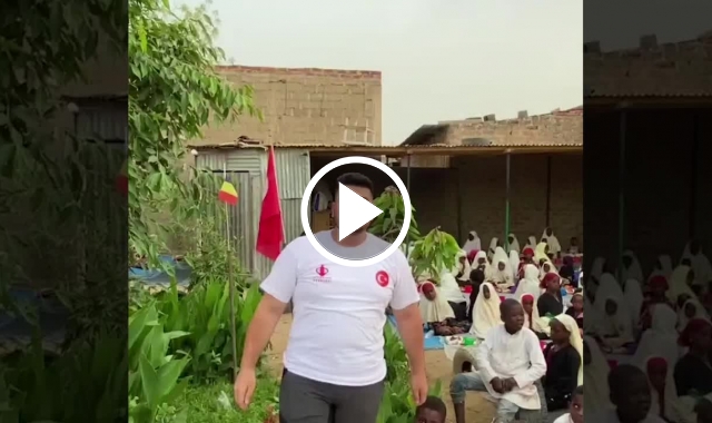 Trabzonsporlulardan Afrikada iftar. Video Haber