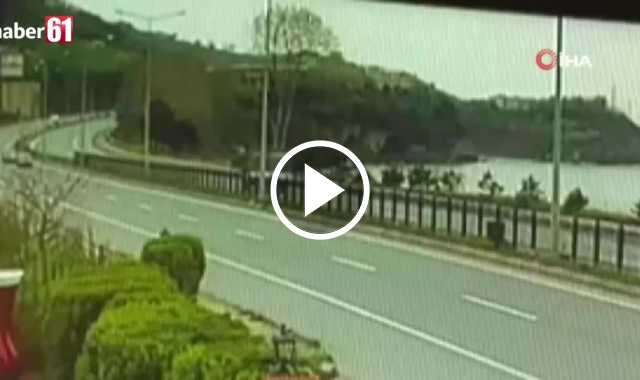 Trabzon'un Araklı ilçesinde meydana gelen trafik kazası kameralara yansıdı. Video Haber