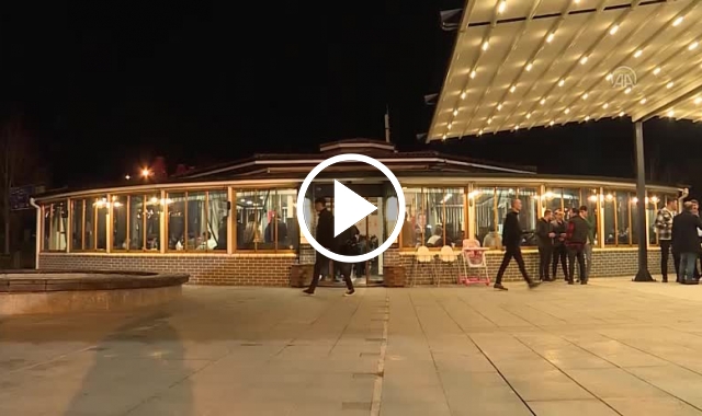 Bakan Muş Trabzon'da sahurda gençlerle buluştu. Video Haber