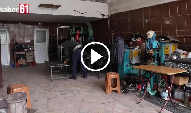 Trabzonlu Necati usta, 40 yıldır kara kilit üretiyor. Video Haber