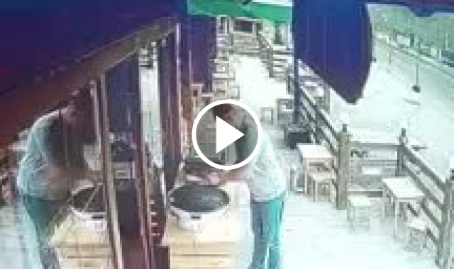 Trabzonlu karı koca hayatını kaybetti. Kaza Anı kamerada. Video Haber