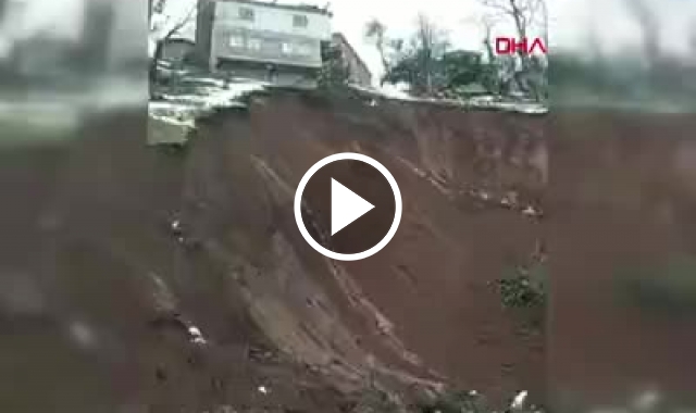 Trabzon'da heyelan meydana geldi. Video Haber