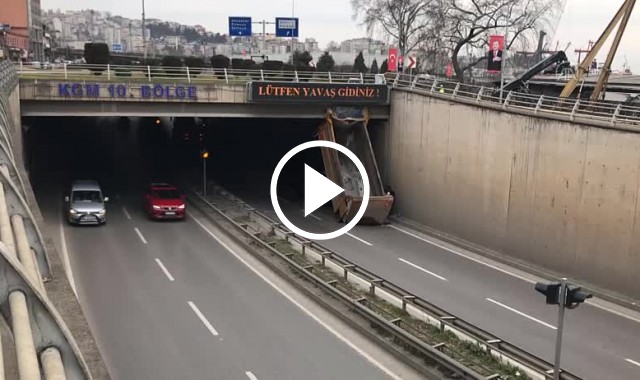 Trabzon’da kaza! Kamyonun damperi koptu. Video Haber.