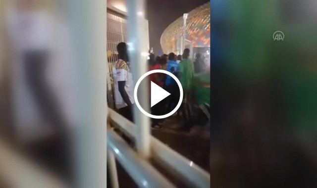 Kamerun'da Olembe Stadyumu girişinde çıkan izdihamda 7 kişi öldü. Video Haber
