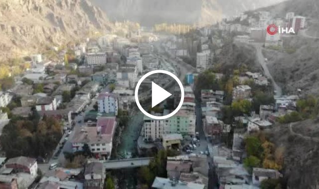 Baraj nedeniyle sular altında kalacak ilçede vatandaşlara mezarlarını taşımaları için anonslarla çağrıda bulunuluyor