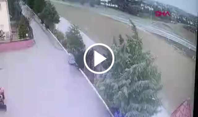 Ahmet Çalık'ın hayatını kaybettiği kaza anı kamerada - Video Haber
