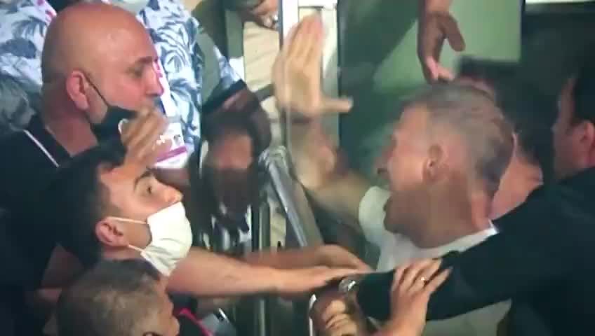 Isaias Kasırgası ABD’de kıyılarına ulaştı